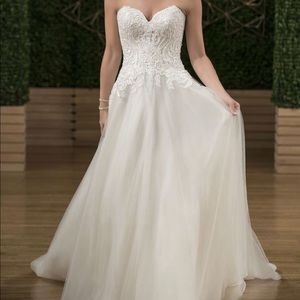 Maggie Sottero Strapless wedding dress